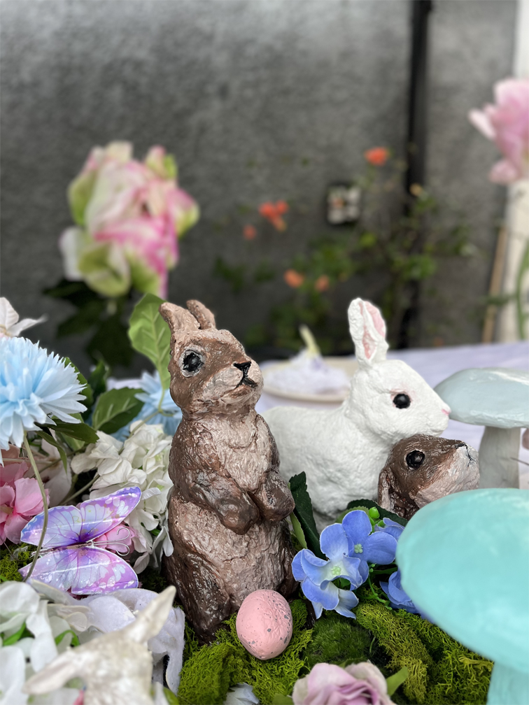 Bunny sculpture squatting - Image 6